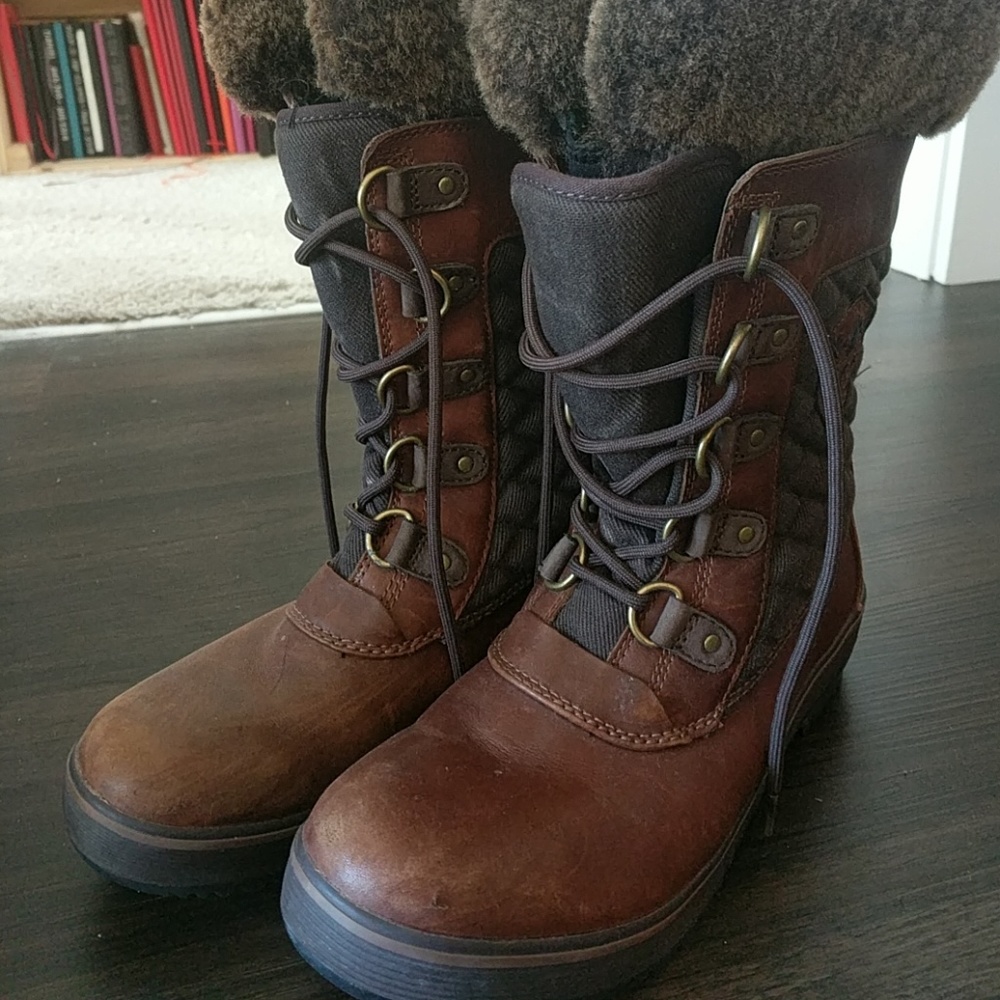 UGG waterproof leather boots with insert